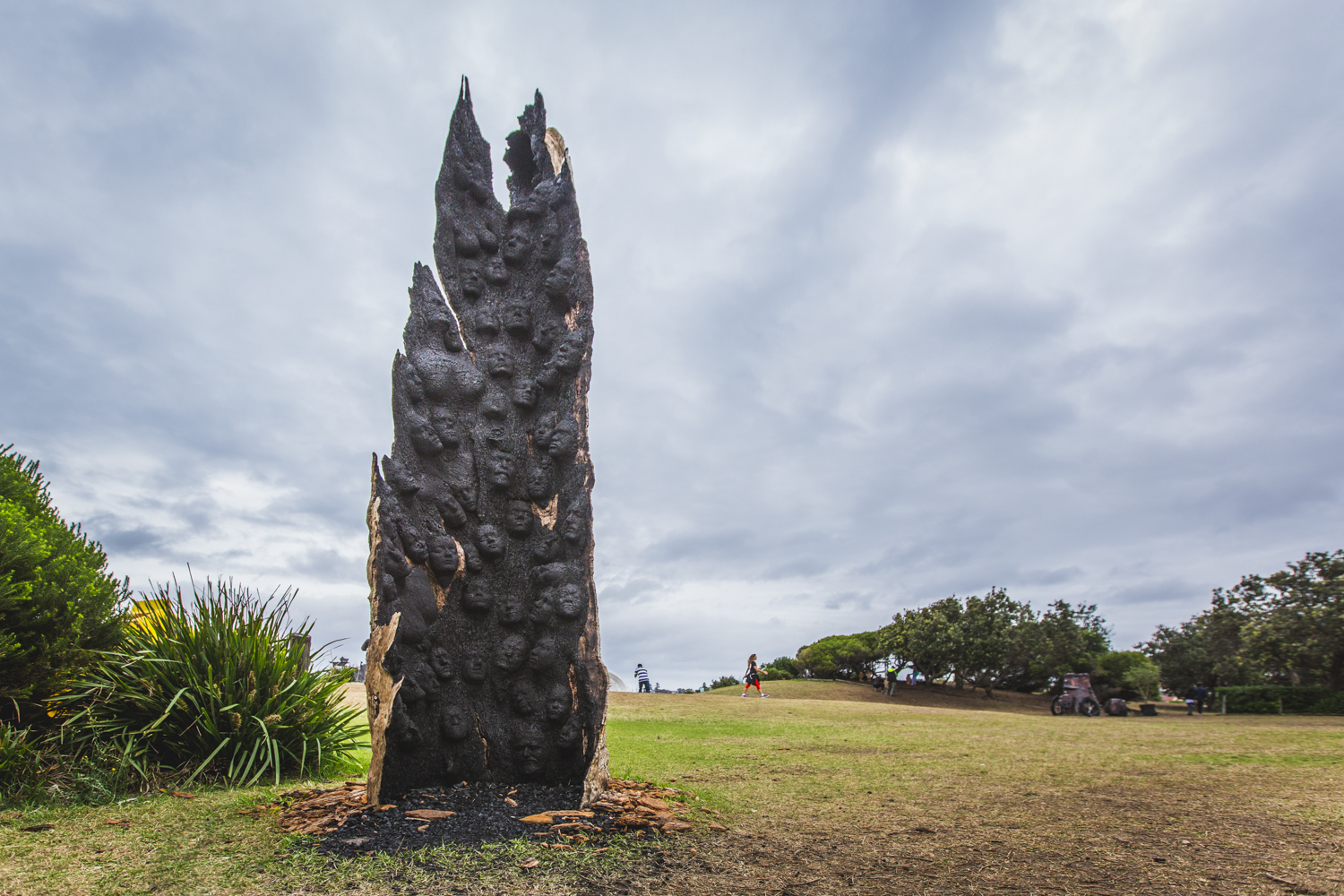 Kim Perrier, ashes to ashes, Sculpture by the Sea, Bondi 2015. Photo Jessica Wyld